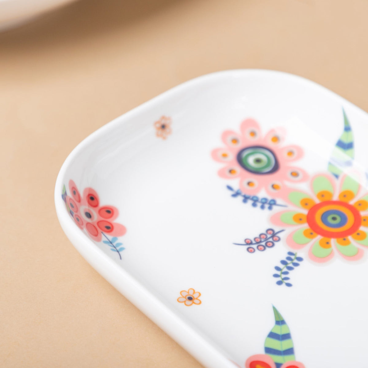 Rectangle Floral Plate Nestasia