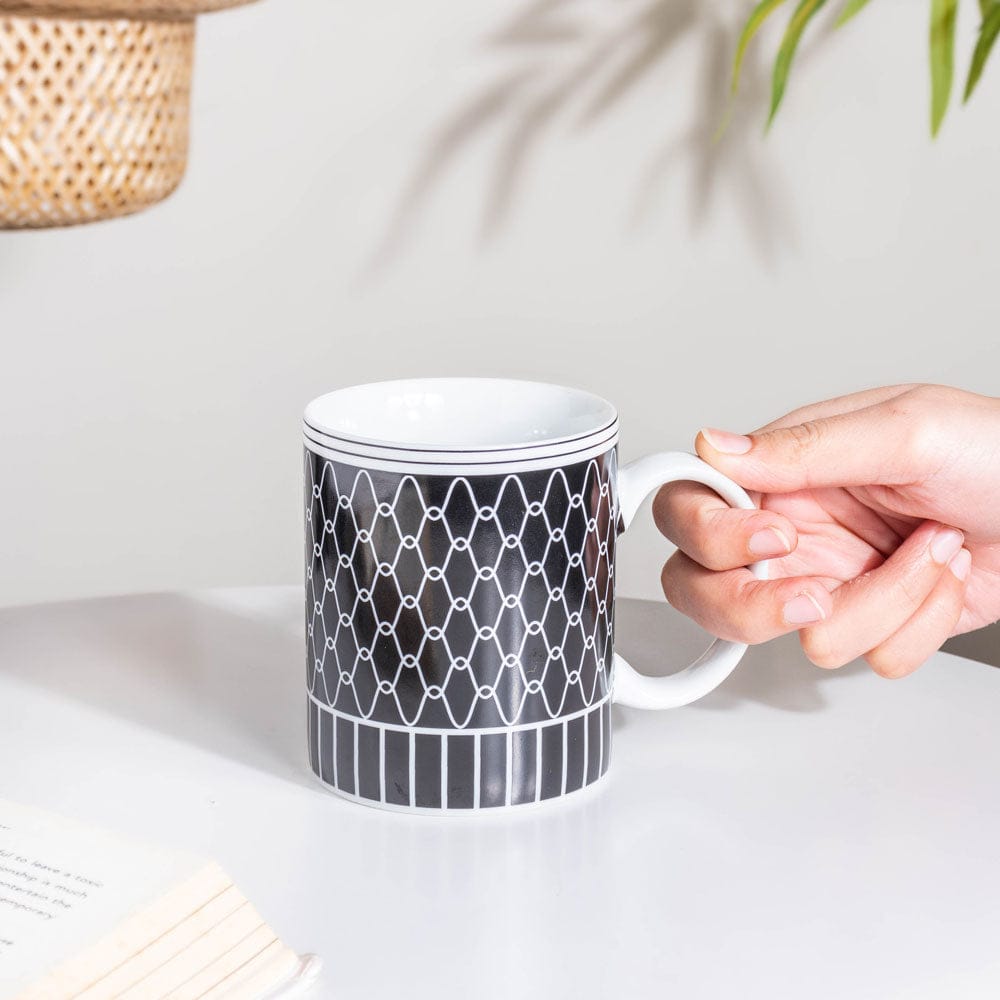 Trellis Gloss Ceramic Mug Black 300 ml Nestasia