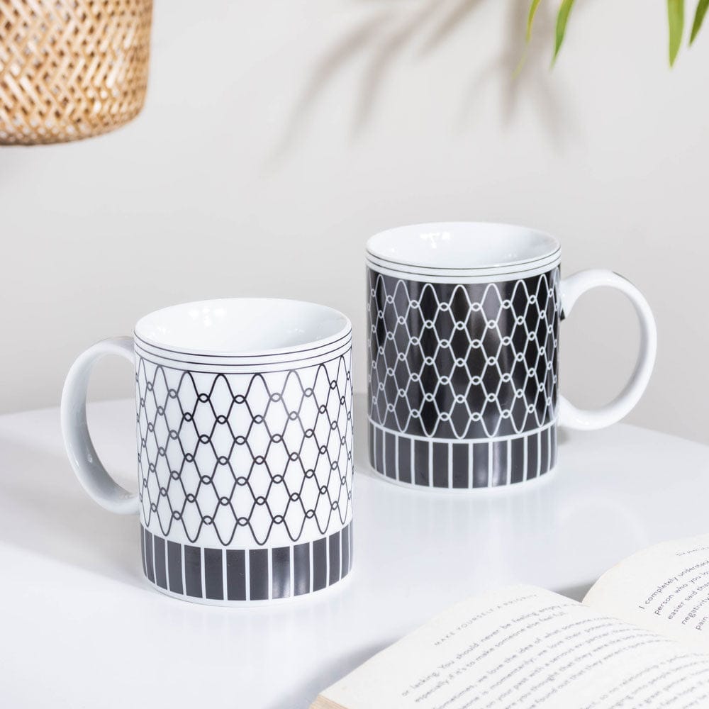 Trellis Gloss Ceramic Mug Black 300 ml Nestasia
