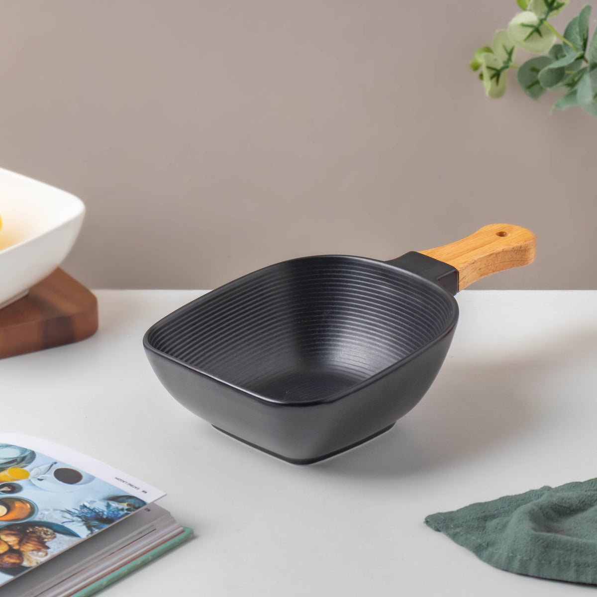 Riona Ceramic Bowl With Wooden Handle Black Nestasia
