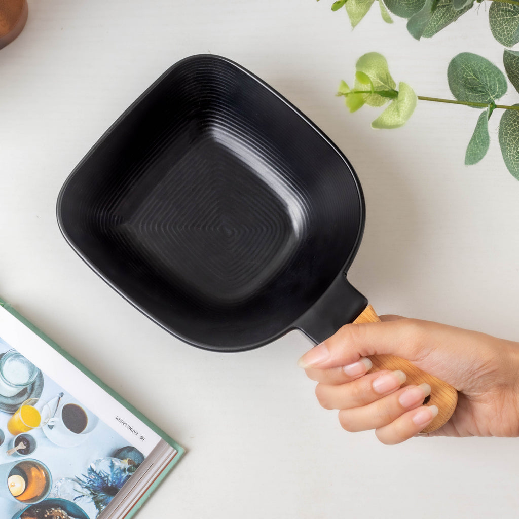 Riona Ceramic Bowl With Wooden Handle Black Nestasia