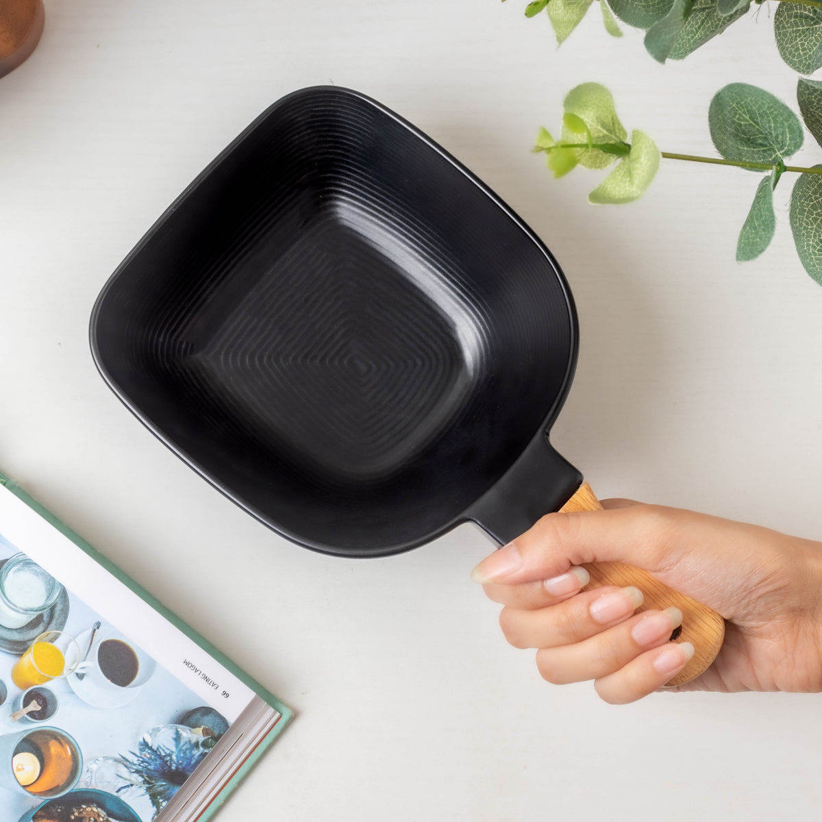 Riona Ceramic Bowl With Wooden Handle Black Nestasia