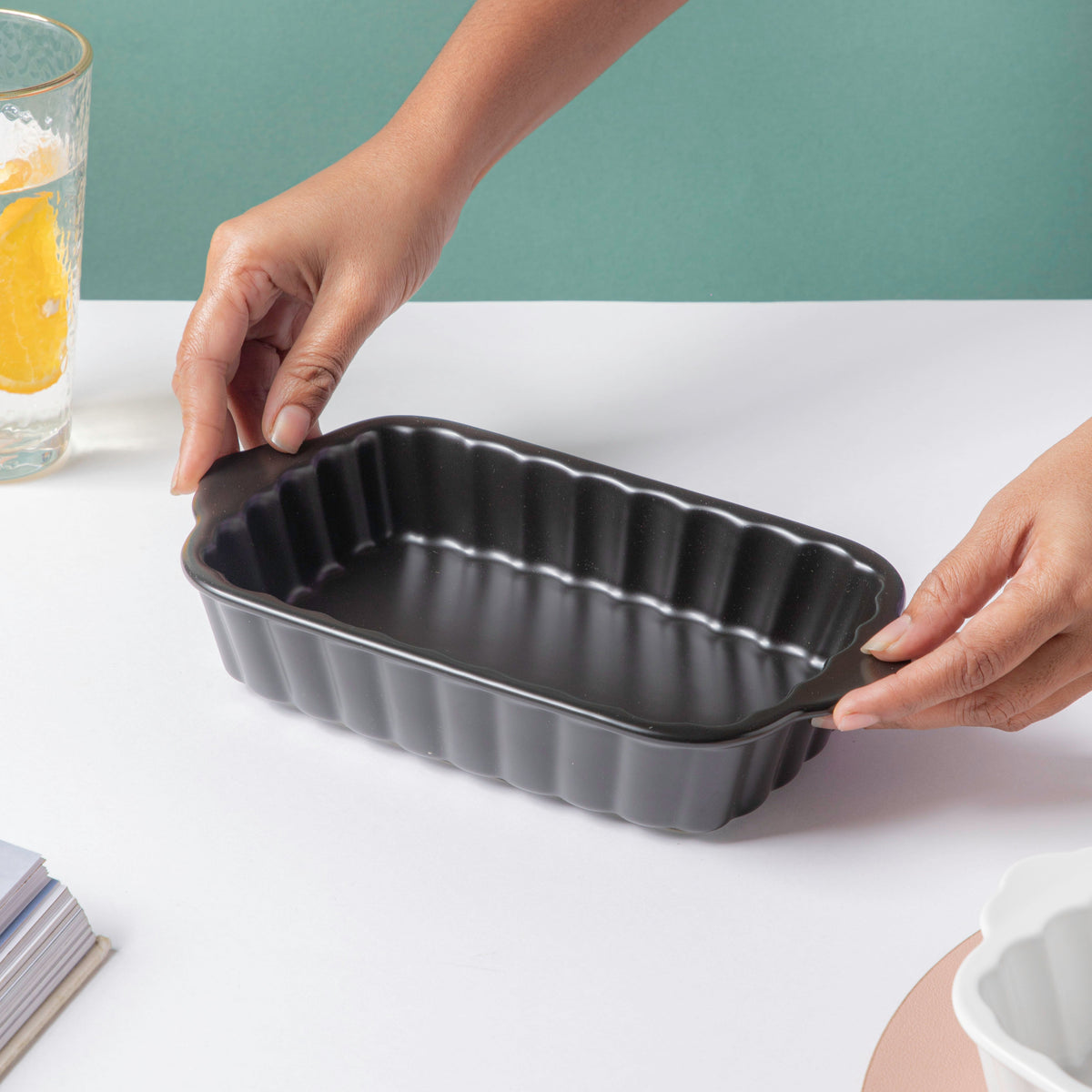 Black Berry Textured Baking Tray 7 Inch Nestasia