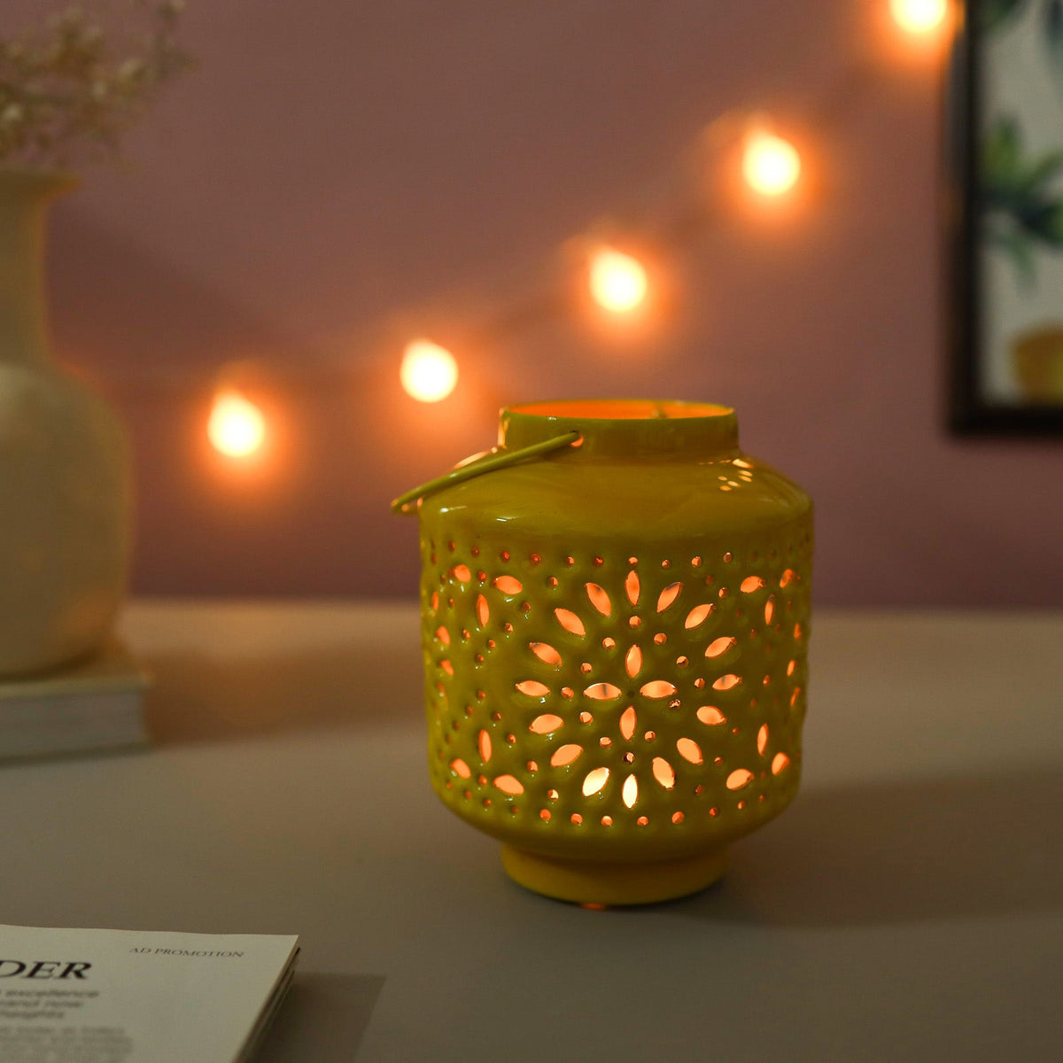 Metal Lantern Yellow Nestasia