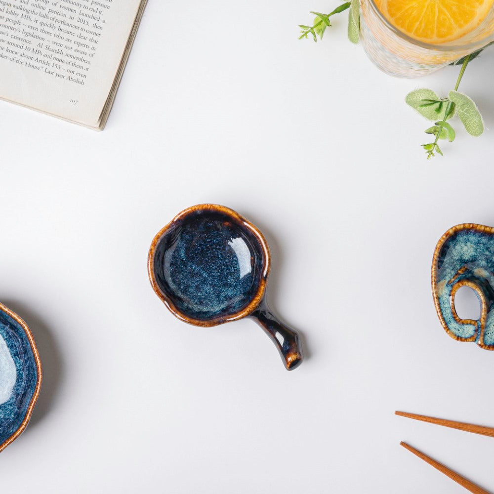 Sapphire Ceramic Dip Bowl With Chopstick Rest Nestasia