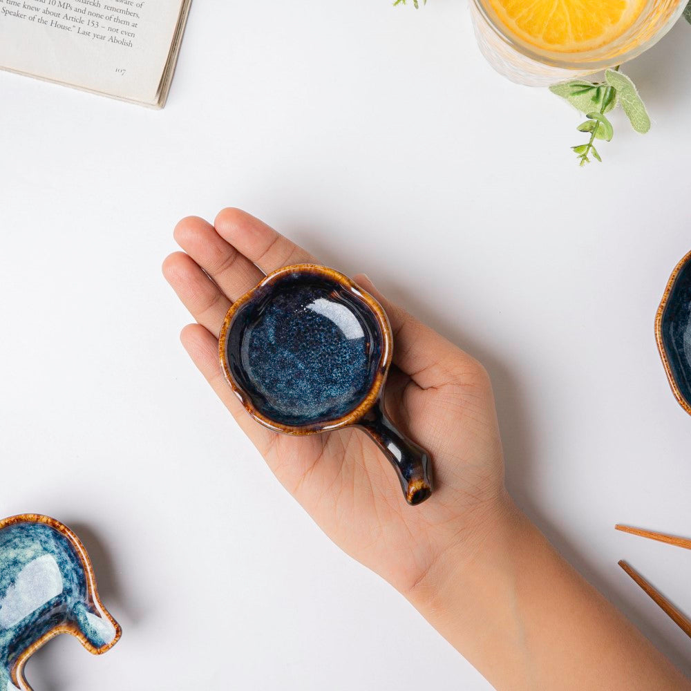 Sapphire Ceramic Dip Bowl With Chopstick Rest Nestasia