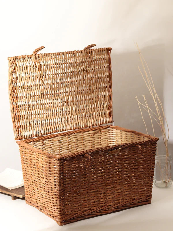 Natural Wicker Basket with Lid for Bedroom, Living Room, and Closet Storage