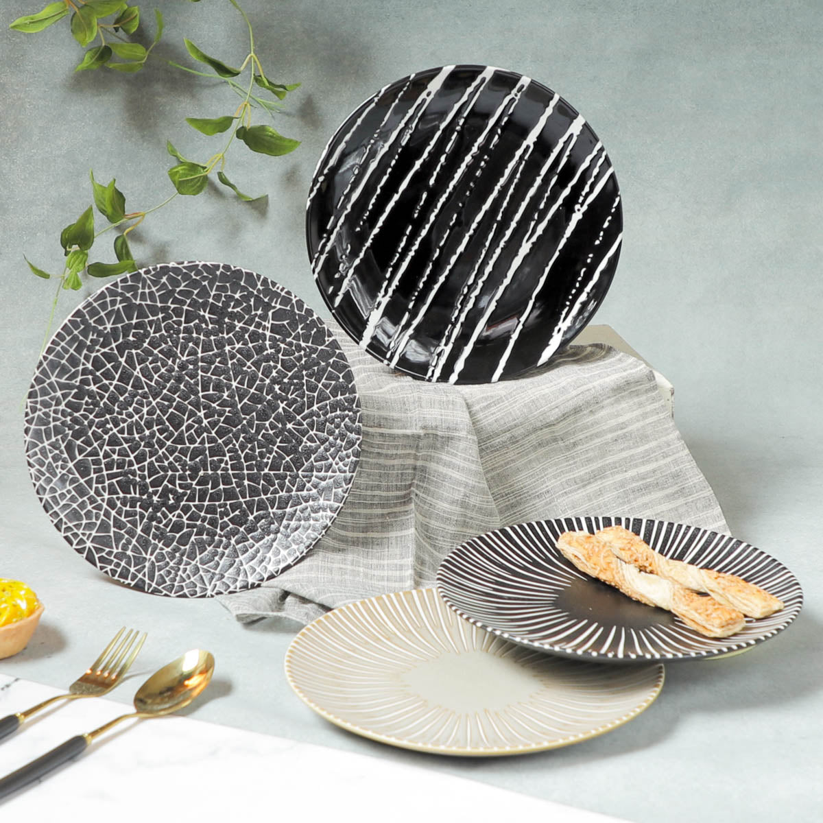 Sleek Snack Plate Nestasia
