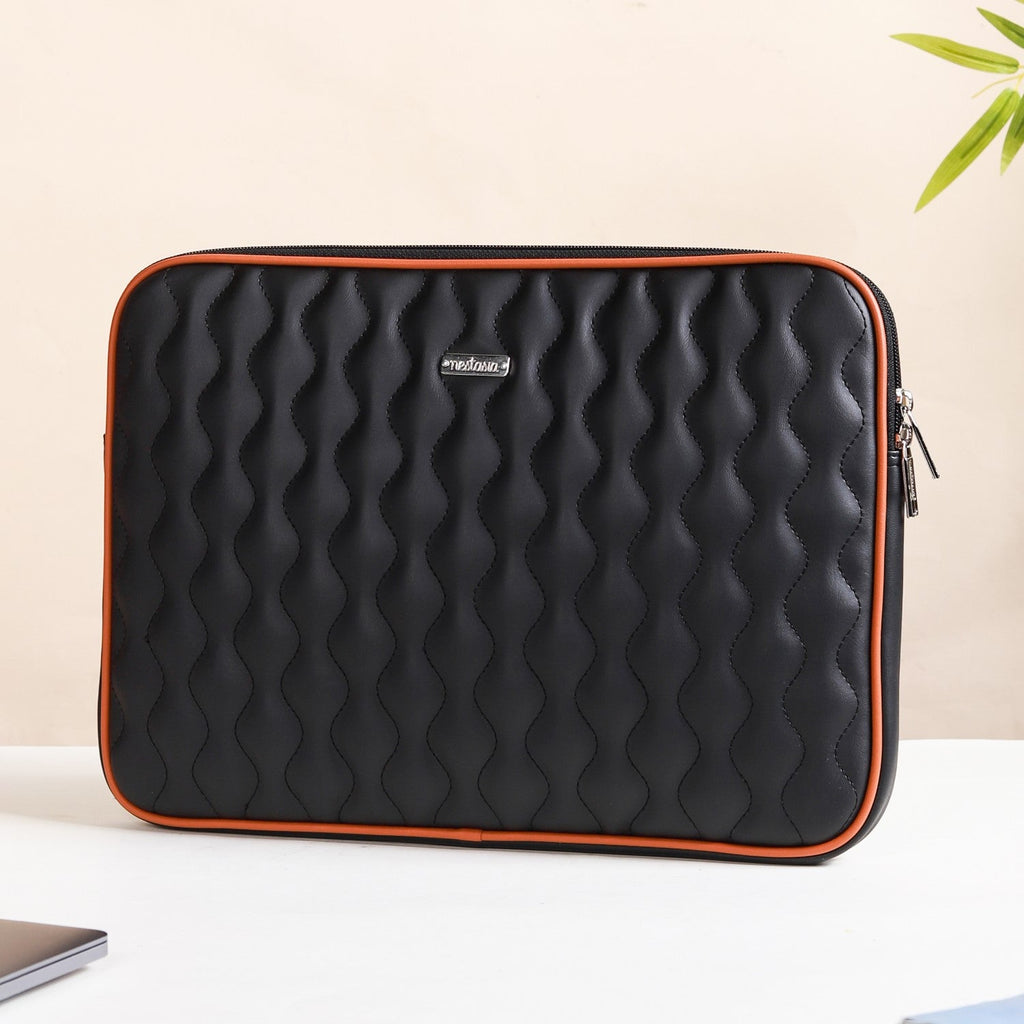 Black Laptop Sleeve Nestasia