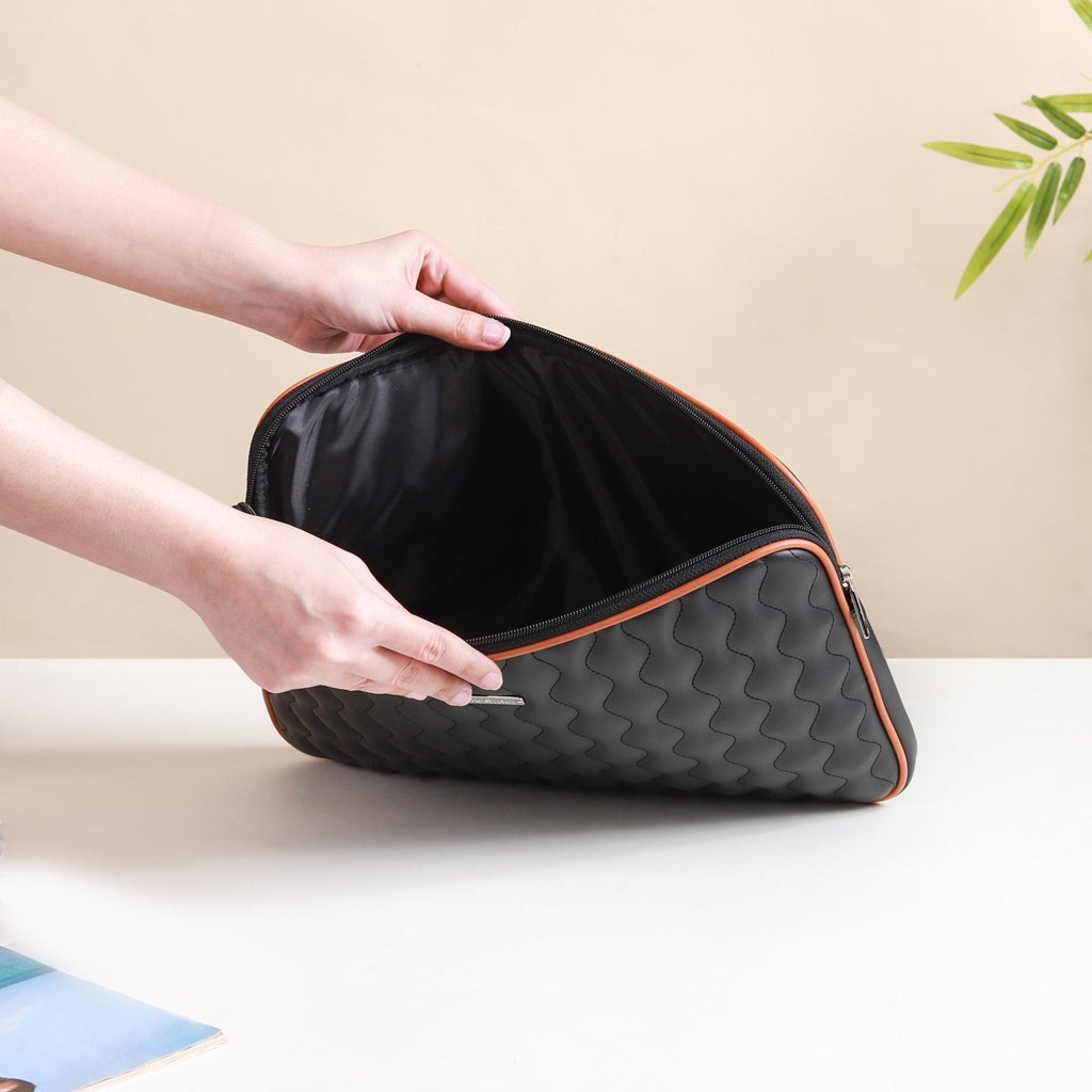 Black Laptop Sleeve Nestasia