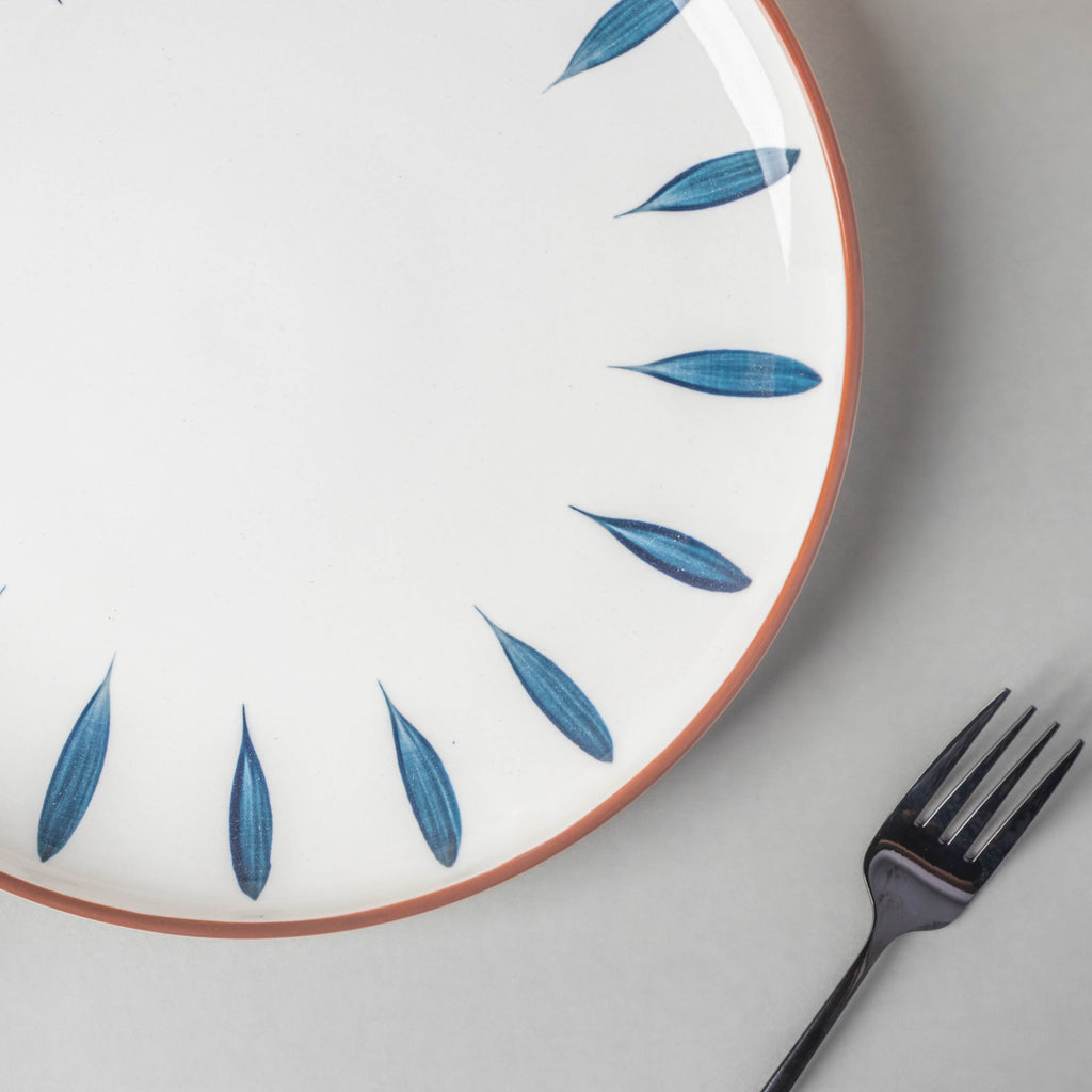 Teardrop Dinner Plate Blue 10 Inch Nestasia