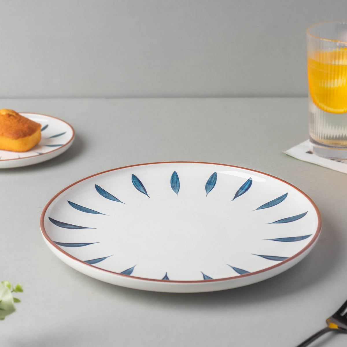 Teardrop Dinner Plate Blue 10 Inch Nestasia