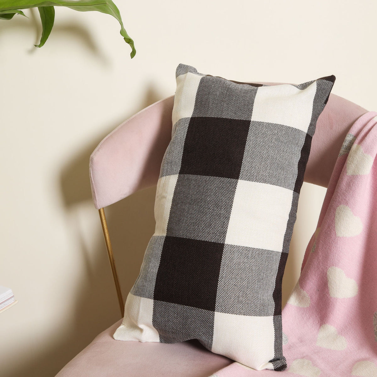 Black-grey Checkered Bed Pillow Cover Nestasia