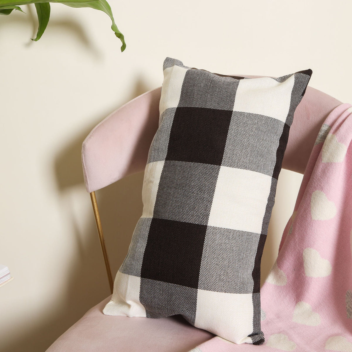 Black-grey Checkered Bed Pillow Cover Nestasia