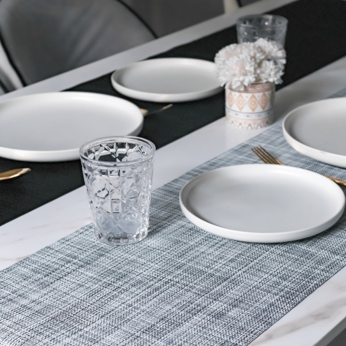 Solid Table Runner Nestasia