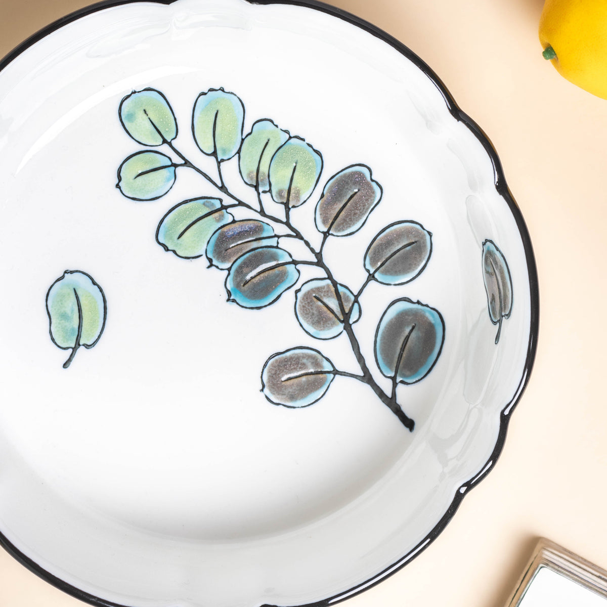 Green Aspen Leaves Serving Bowl 7.5 Inch Nestasia