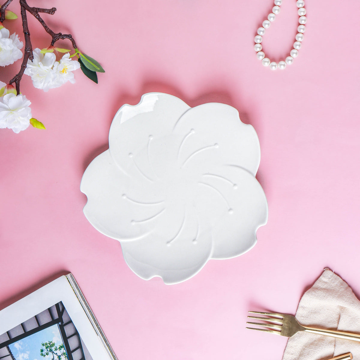 Lotus White Plate Nestasia
