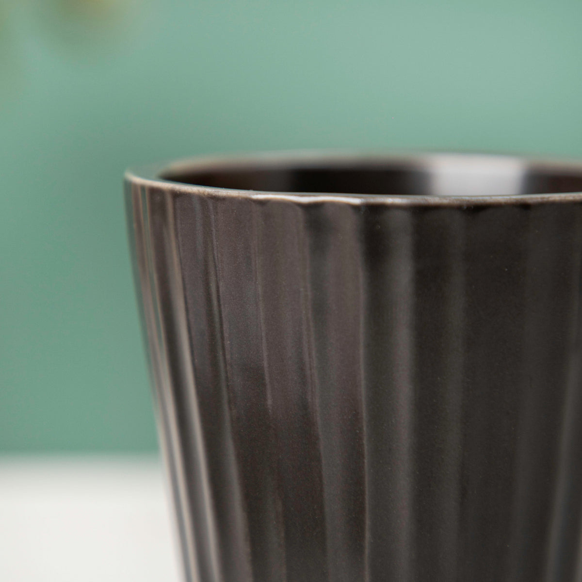 Nordic Black Ribbed Ceramic Planter Nestasia