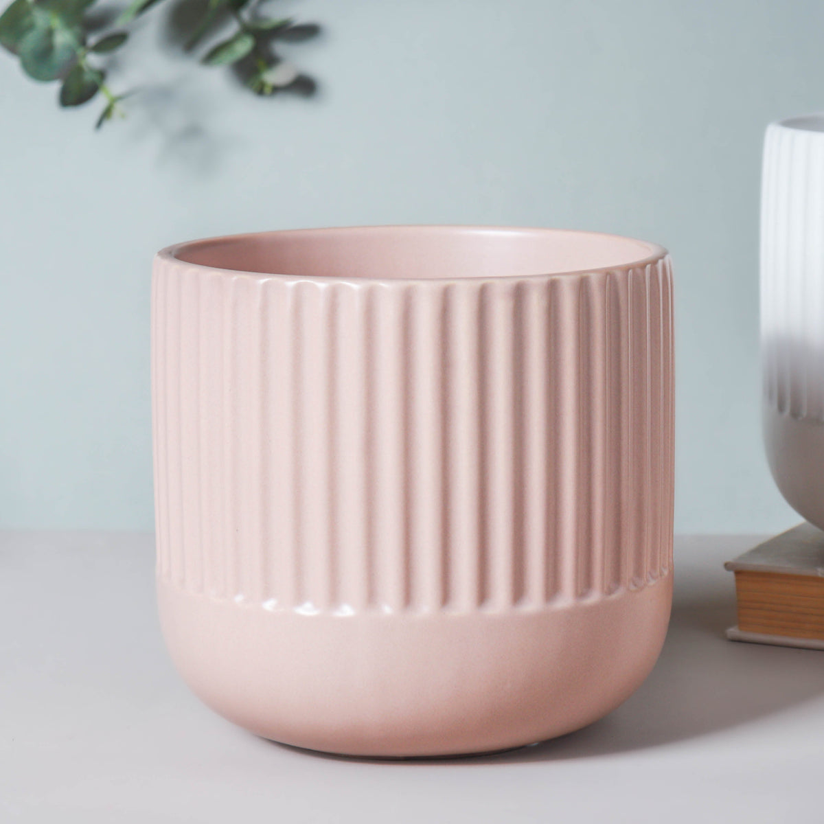 Ribbed Flower Pot Nestasia