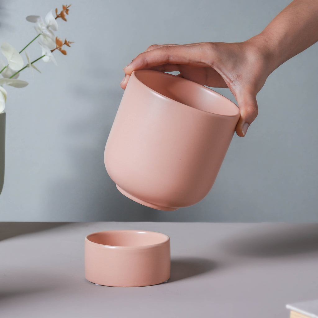 Gloss Finish Planter With Stand Nestasia