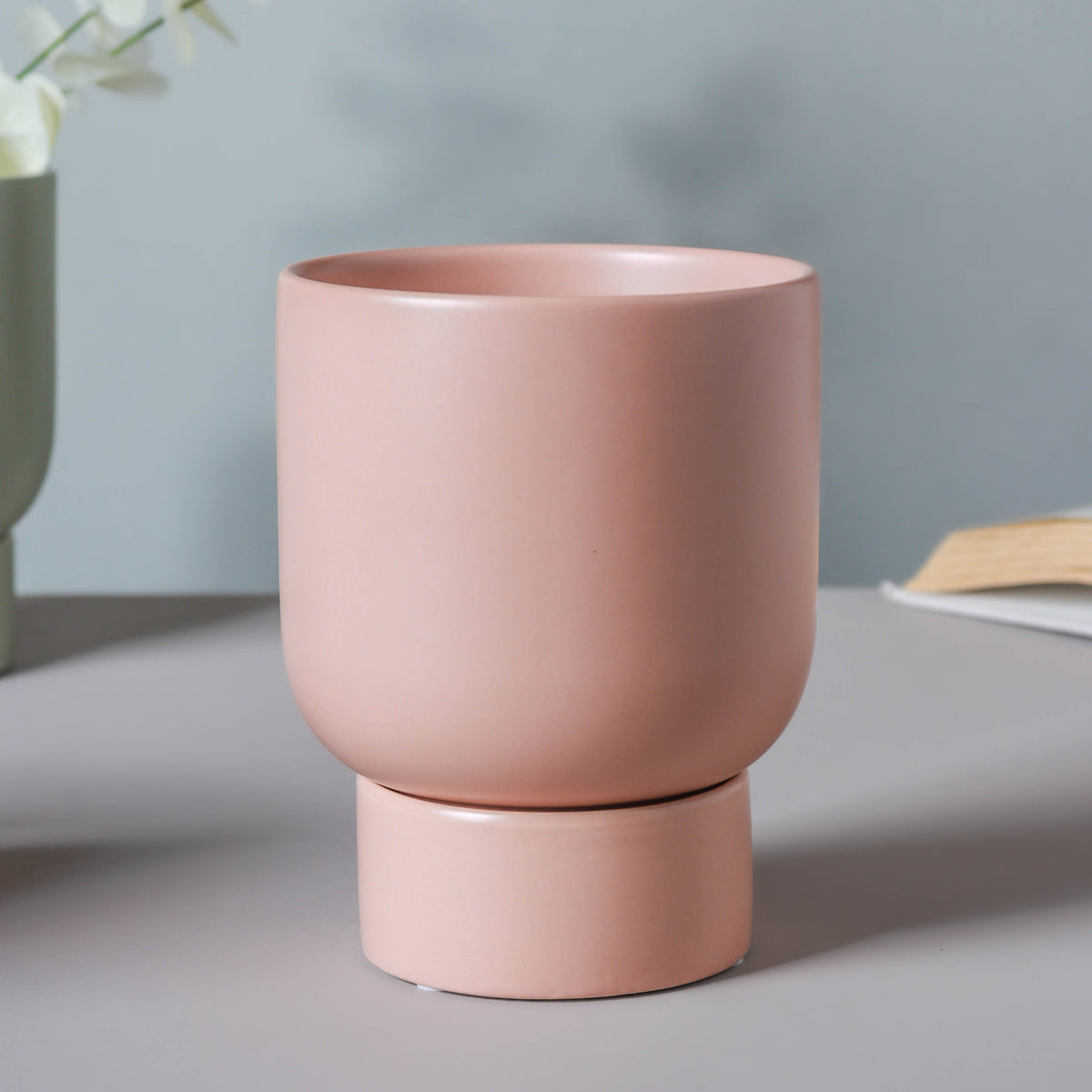 Gloss Finish Planter With Stand Nestasia