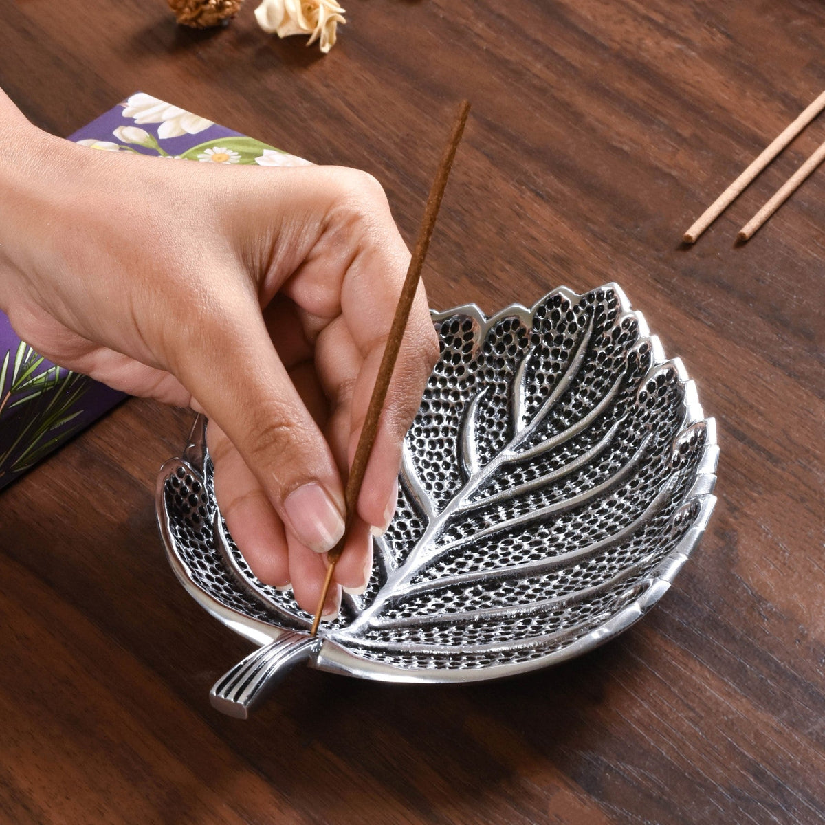 Leaf Incense Holder With Organic Lavender Incense Sticks Nestasia