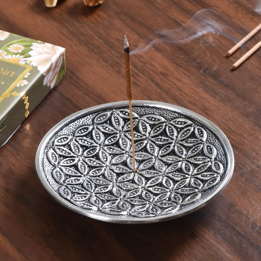 Circle Of Life Engraved Incense Holder With Lemon Grass Incense Sticks Nestasia
