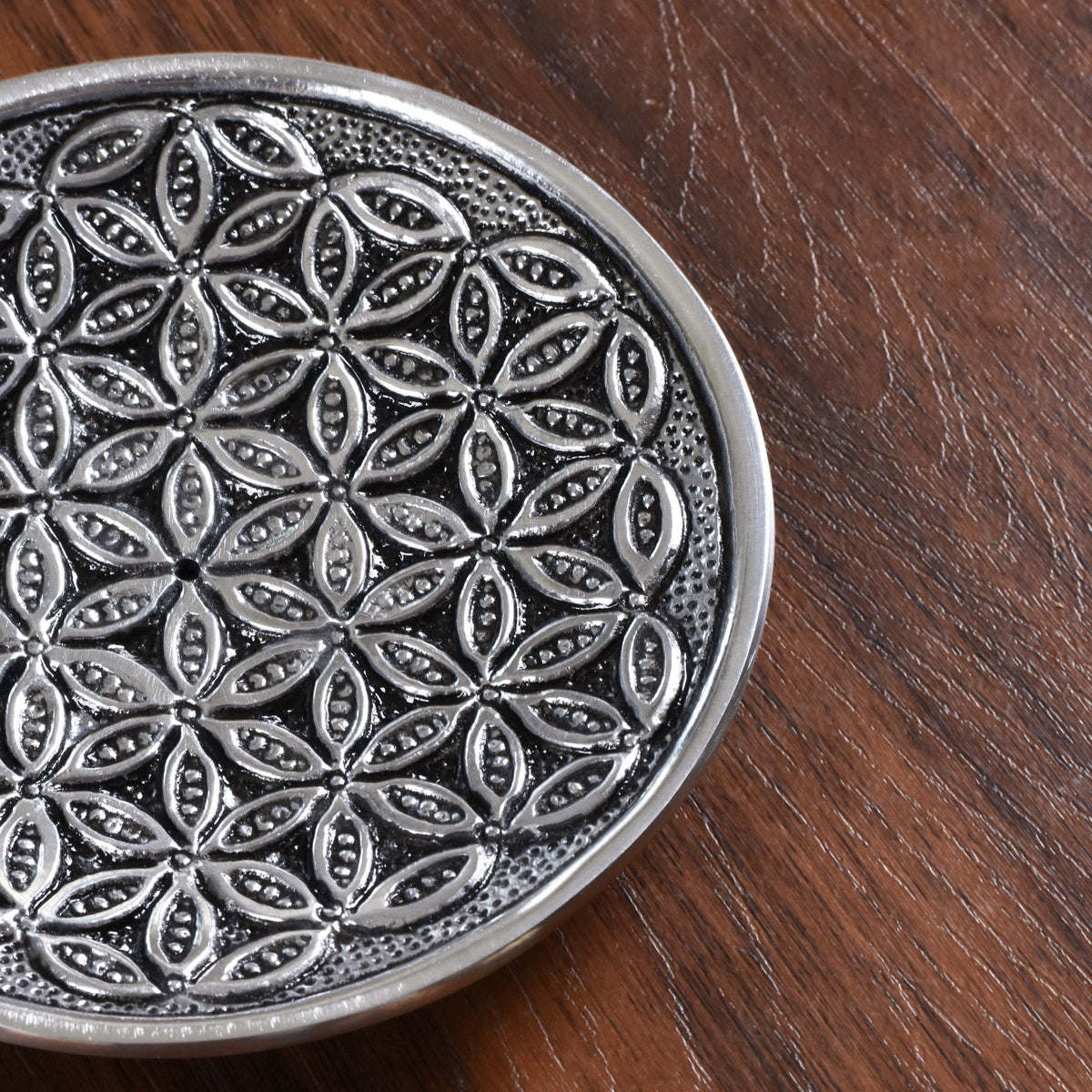 Circle Of Life Engraved Incense Holder With Lemon Grass Incense Sticks Nestasia