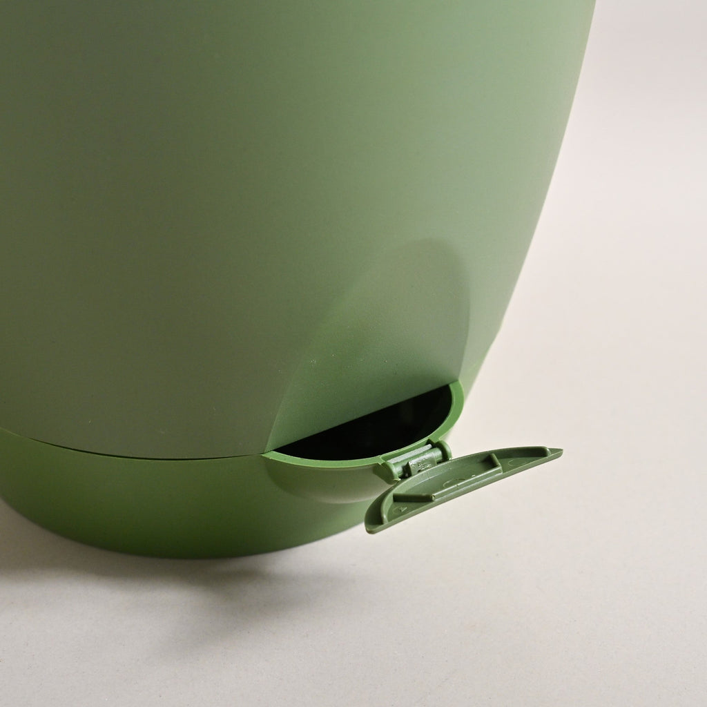 Indoor Florin Self Watering Planter Olive Green Set Of 3 Nestasia
