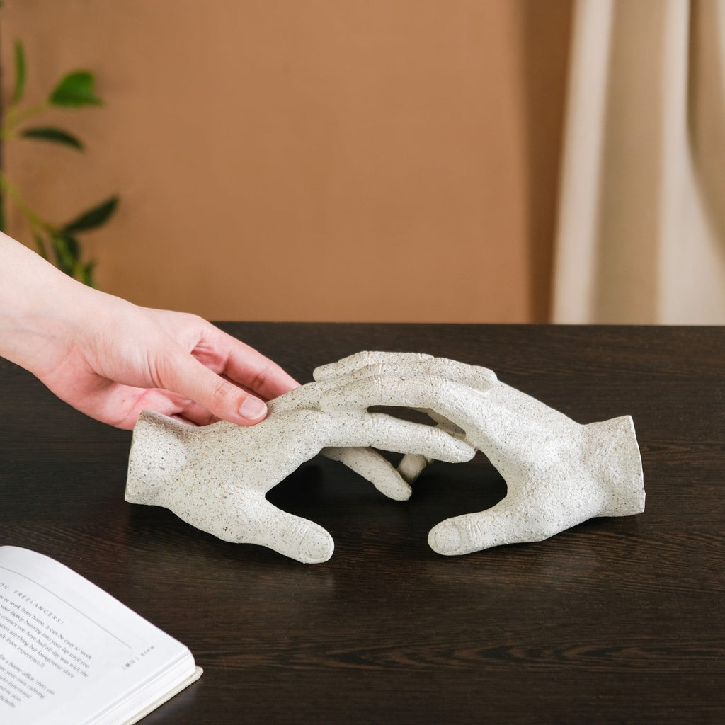 Intertwined Hand Statue Showpiece Nestasia