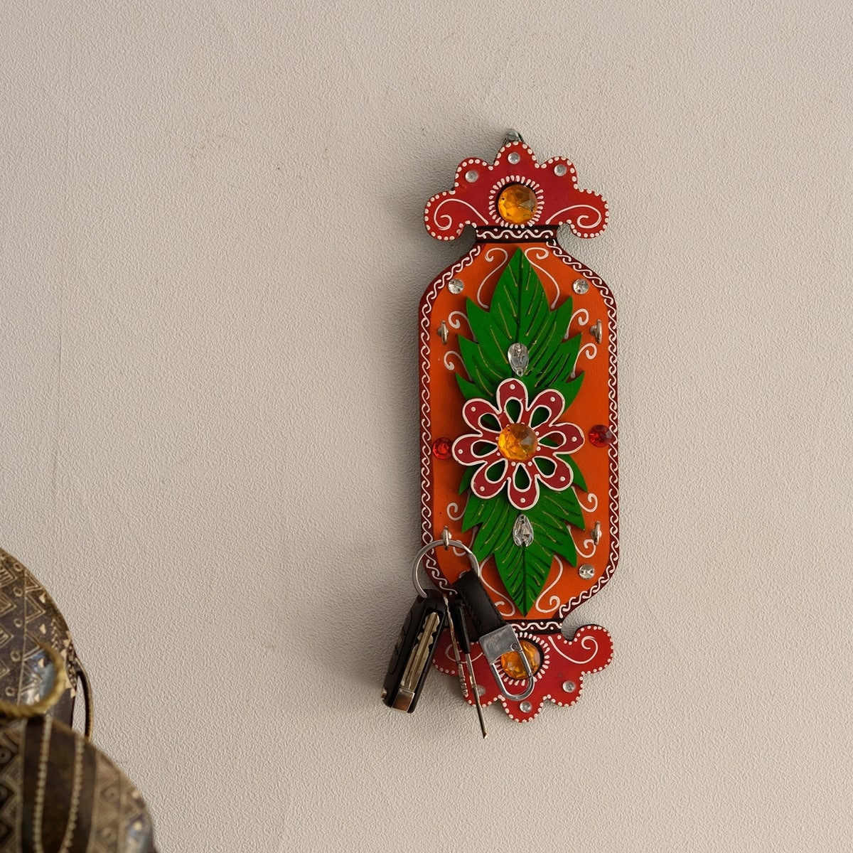 Floral Papier-Mache Wooden Keyholder Kafalo