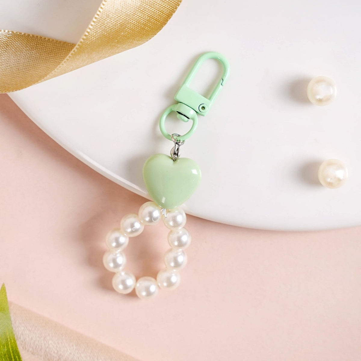 Green Sweetheart And Pearl Keychain Nestasia