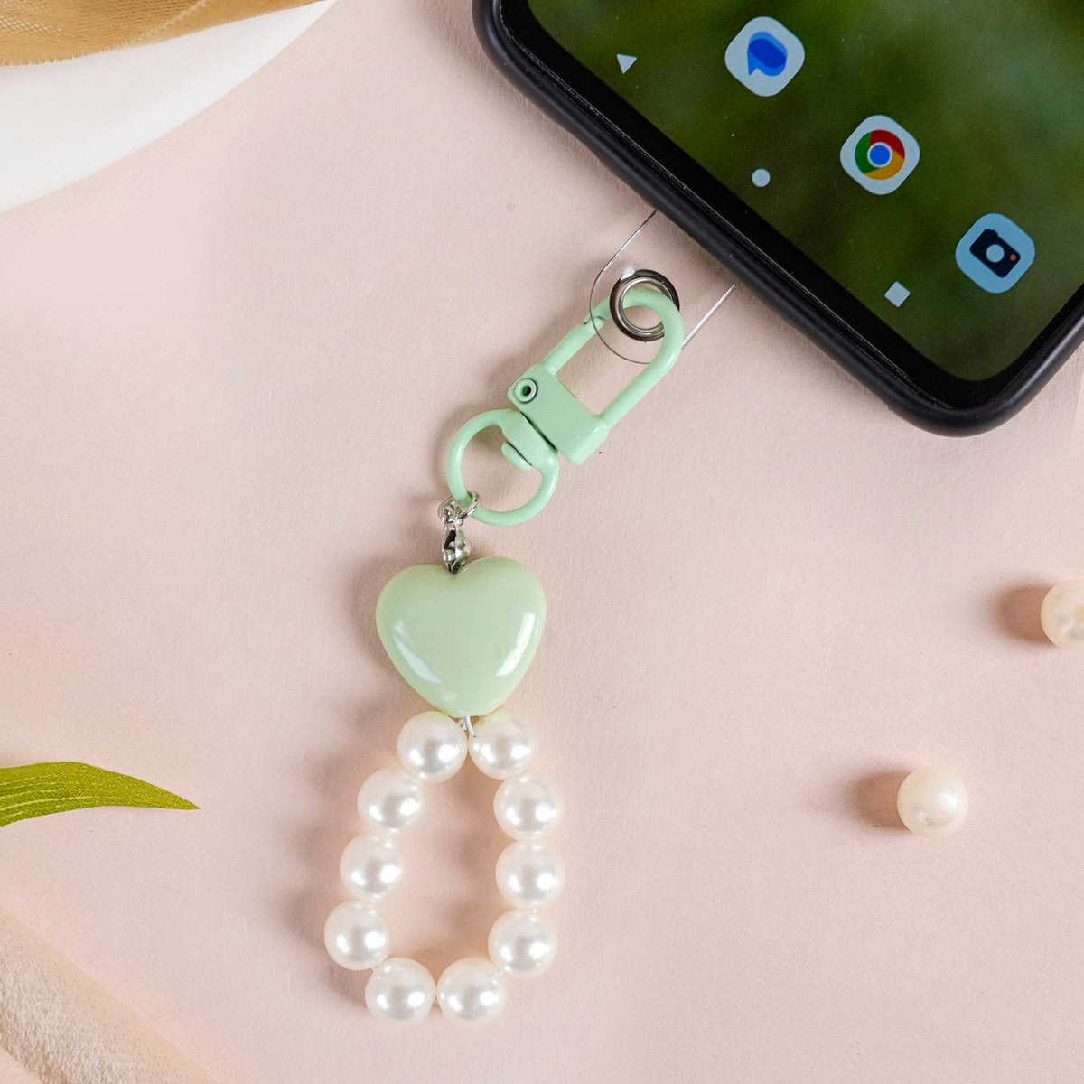 Green Sweetheart And Pearl Keychain Nestasia