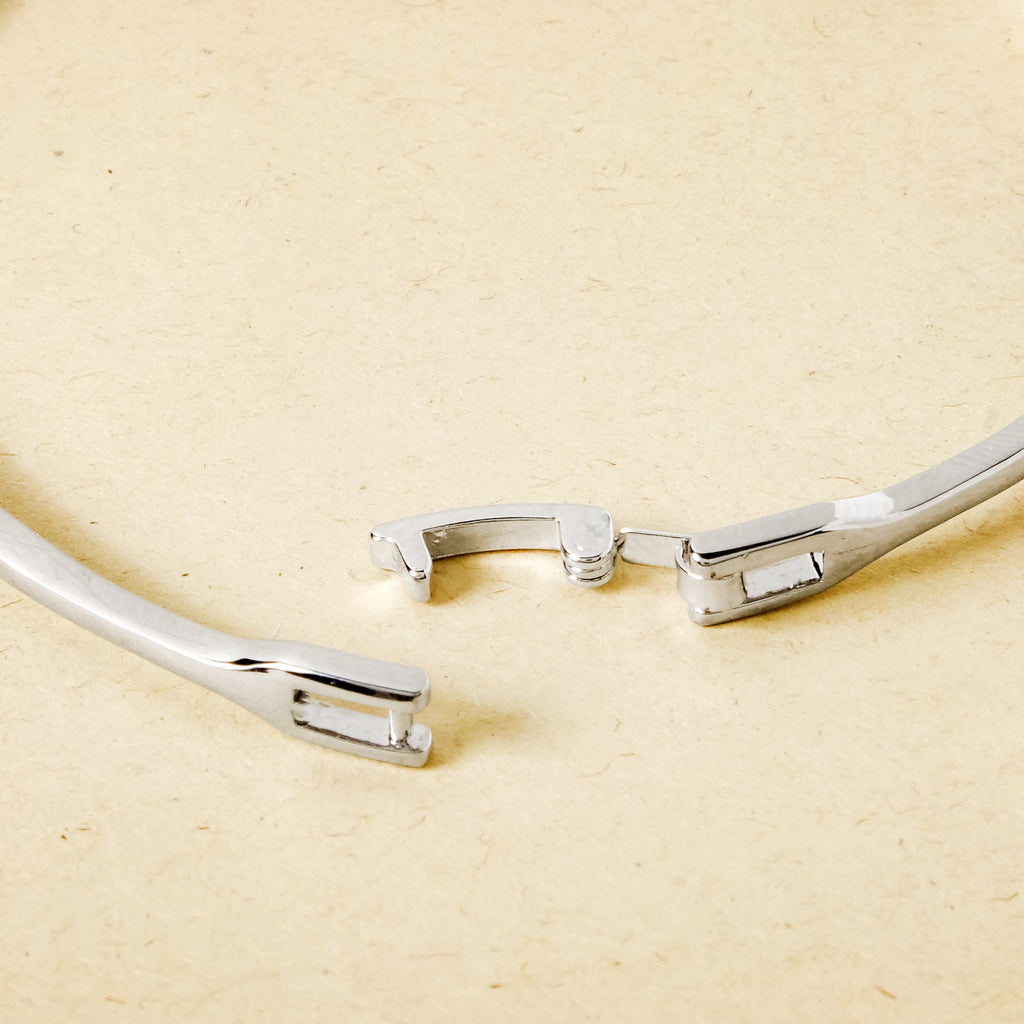 Knotted Glamour Silver Cuff Bracelet Nestasia
