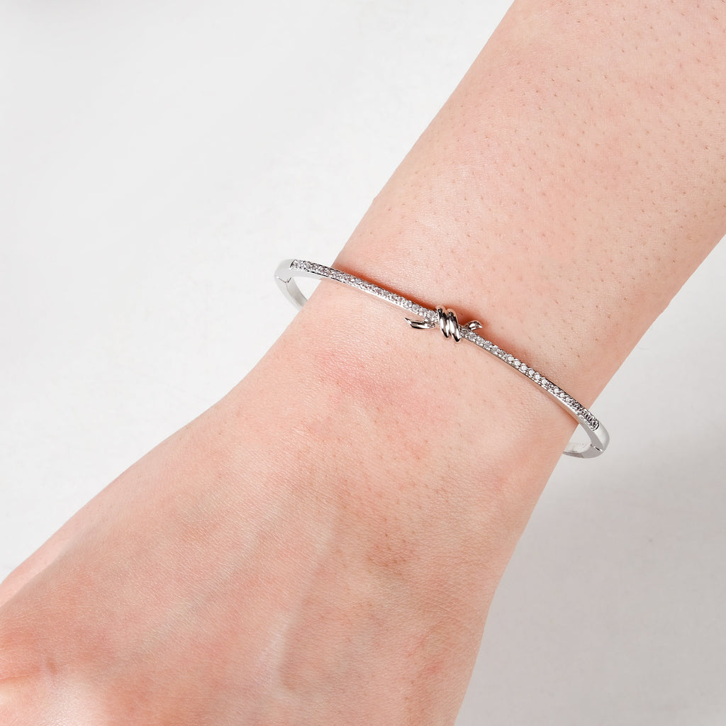 Knotted Glamour Silver Cuff Bracelet Nestasia