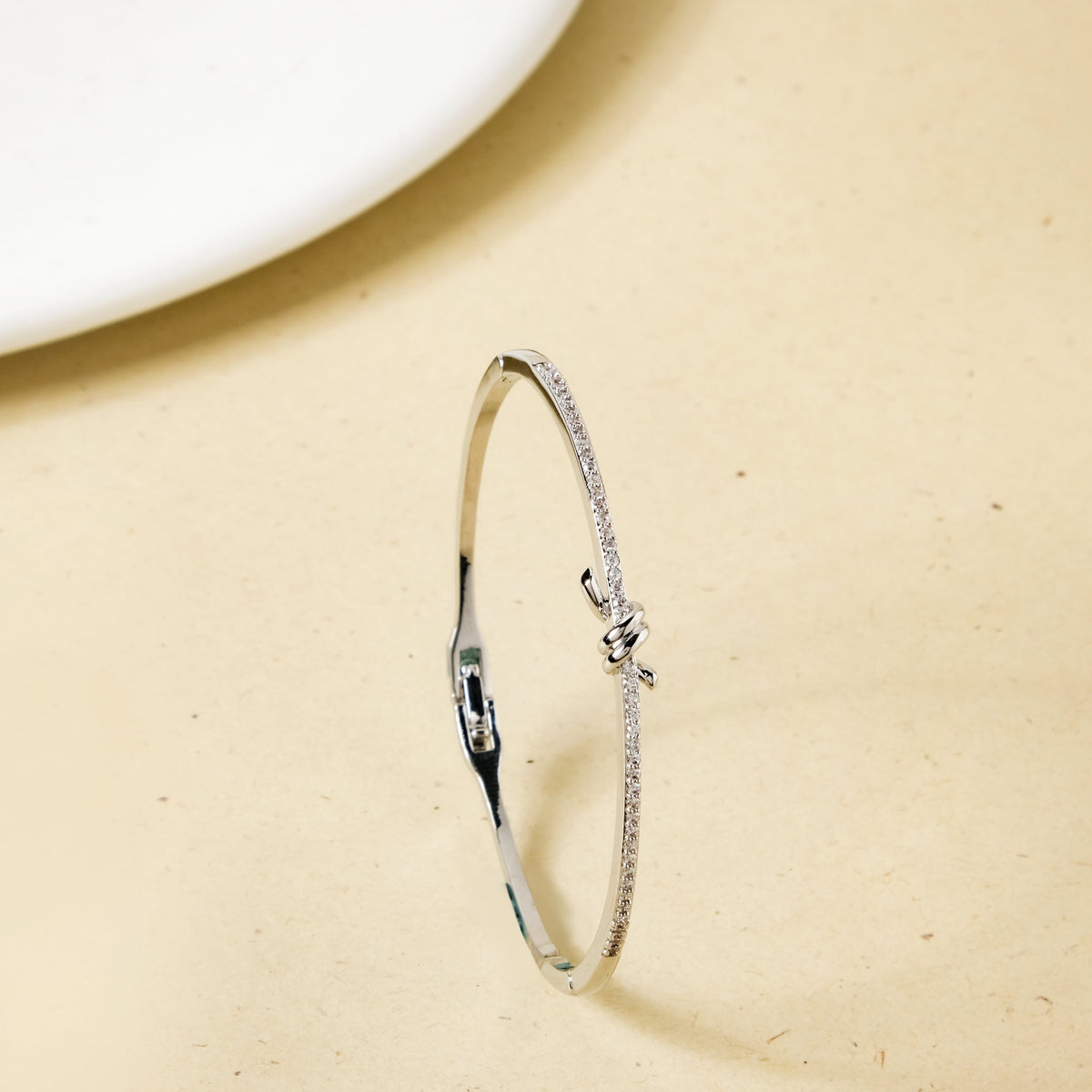 Knotted Glamour Silver Cuff Bracelet Nestasia