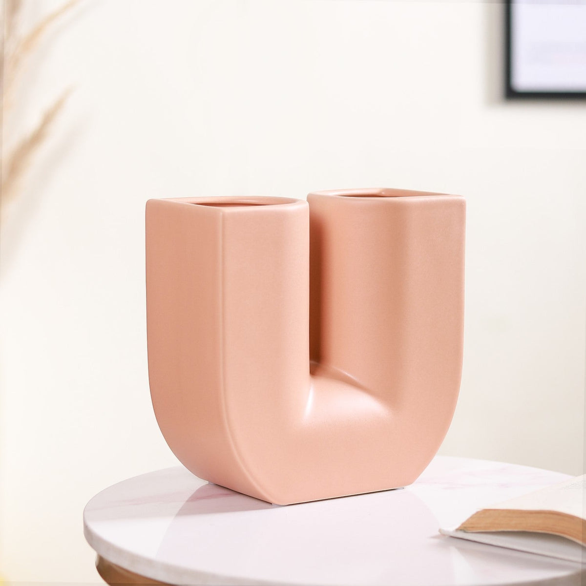 Modern Neutral Tone U Vase Nestasia