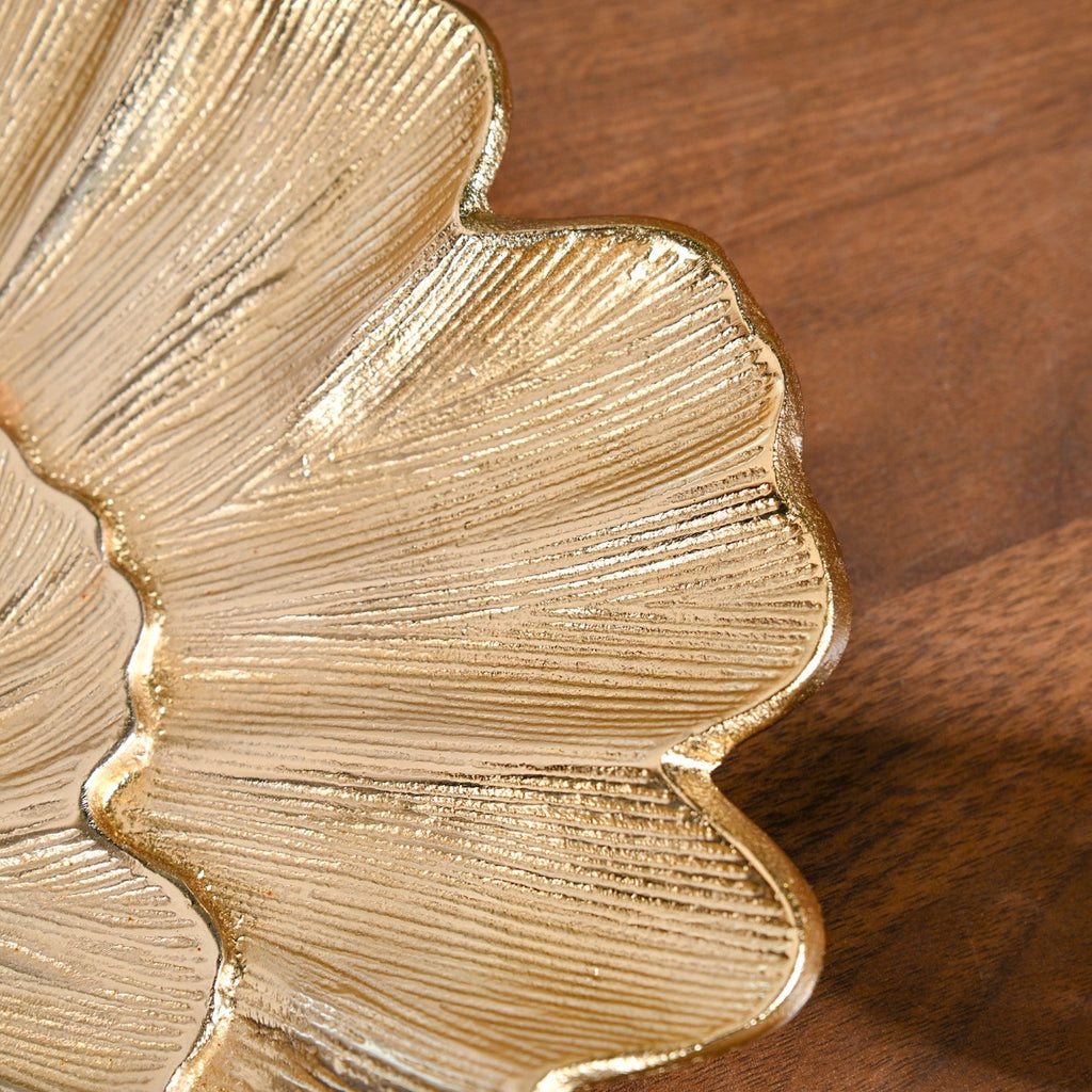 Lotus Leaf Metal Tray In Gold Nestasia
