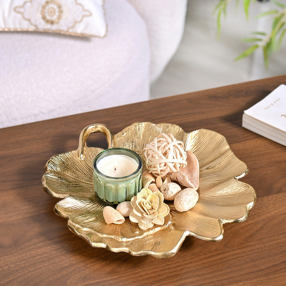 Lotus Leaf Metal Tray In Gold Nestasia