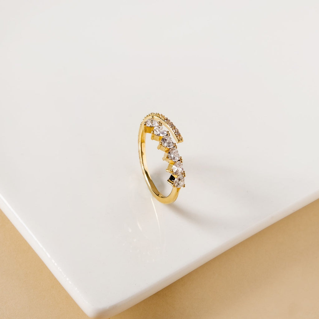 Lovestruck Bypass Gold Ring Nestasia