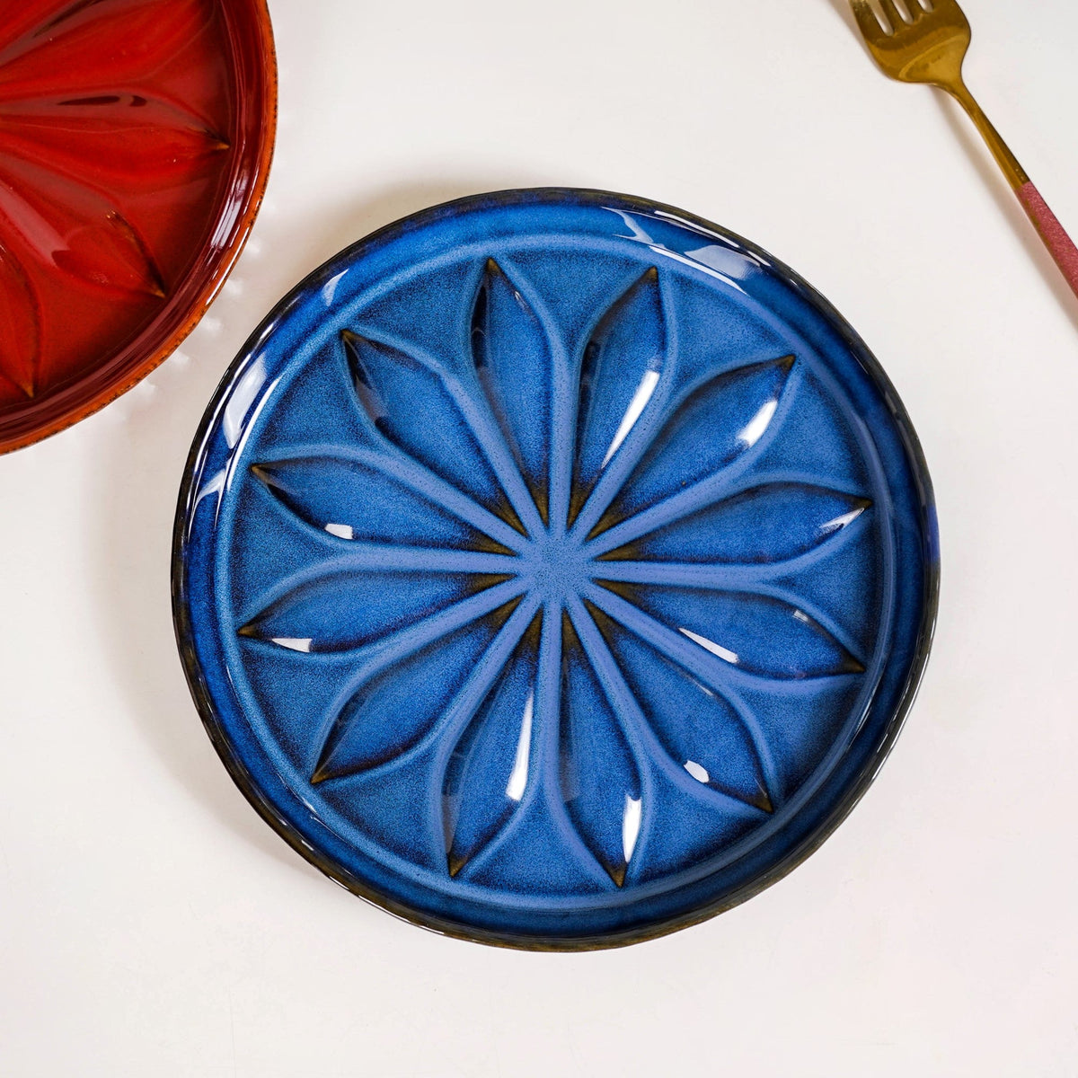 3D Flower Embossed Salad Plate Set Of 2 Red Blue 19cm Nestasia