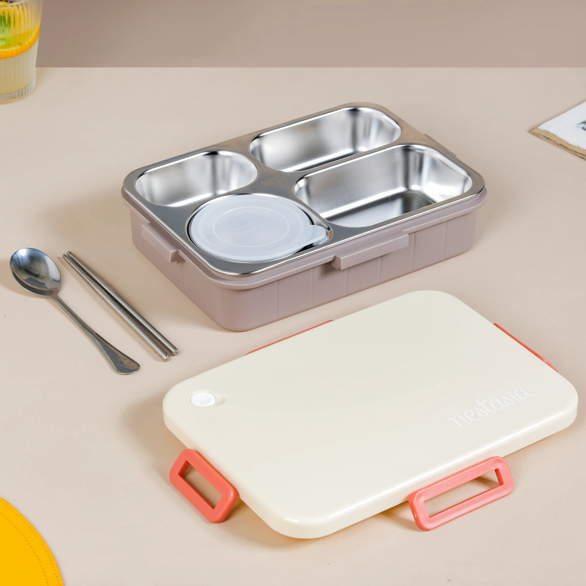 Insulated Bento Lunch Box With 4 Sections 900ml Nestasia