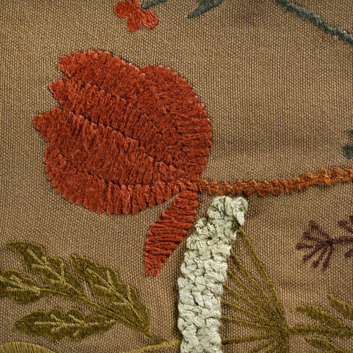 Lush Floral Embroidery Dining Table Runner Nestasia