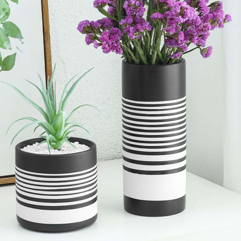 Striped Black and White Vase Nestasia