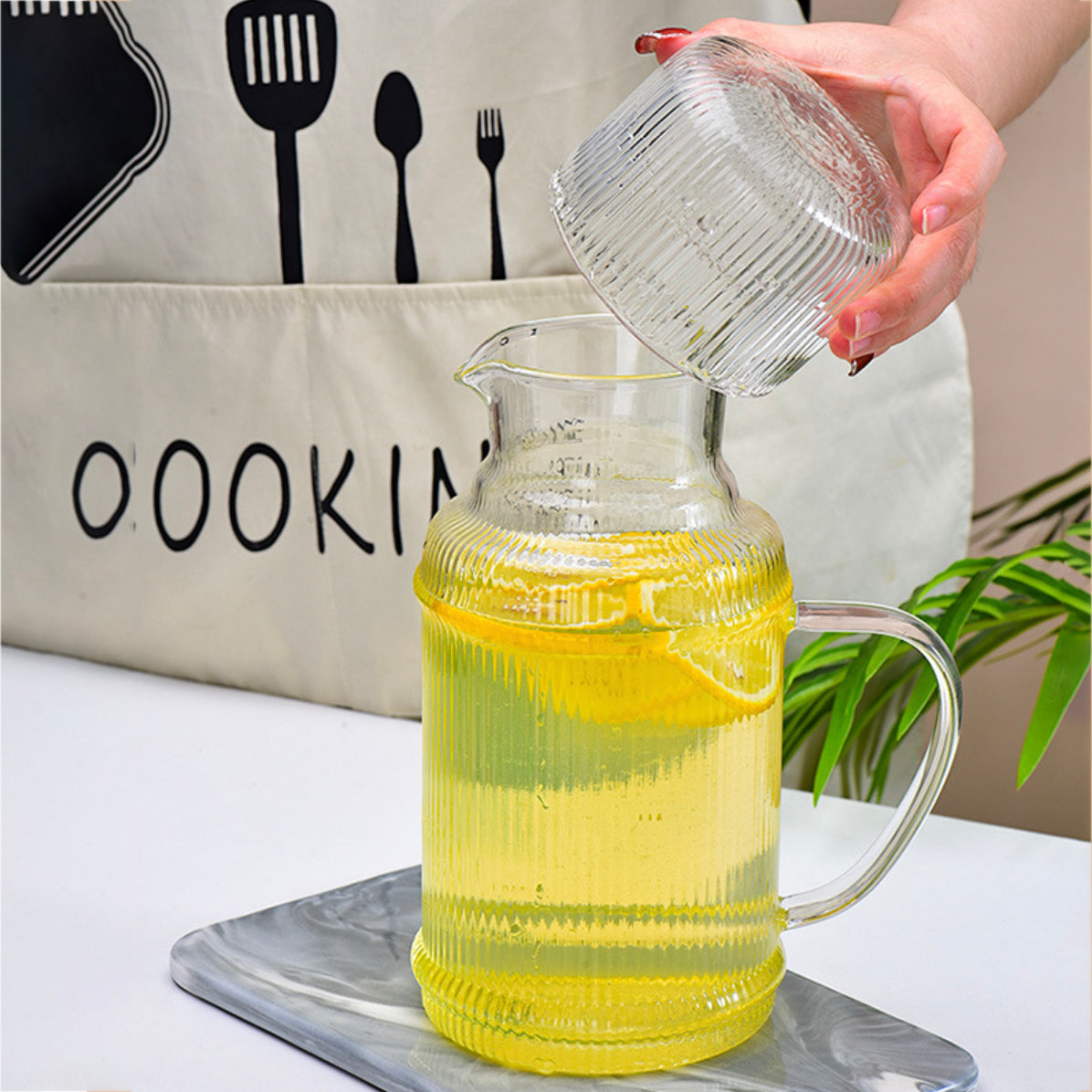 Modern Ribbed Glass Jug and Cup Set Nestasia