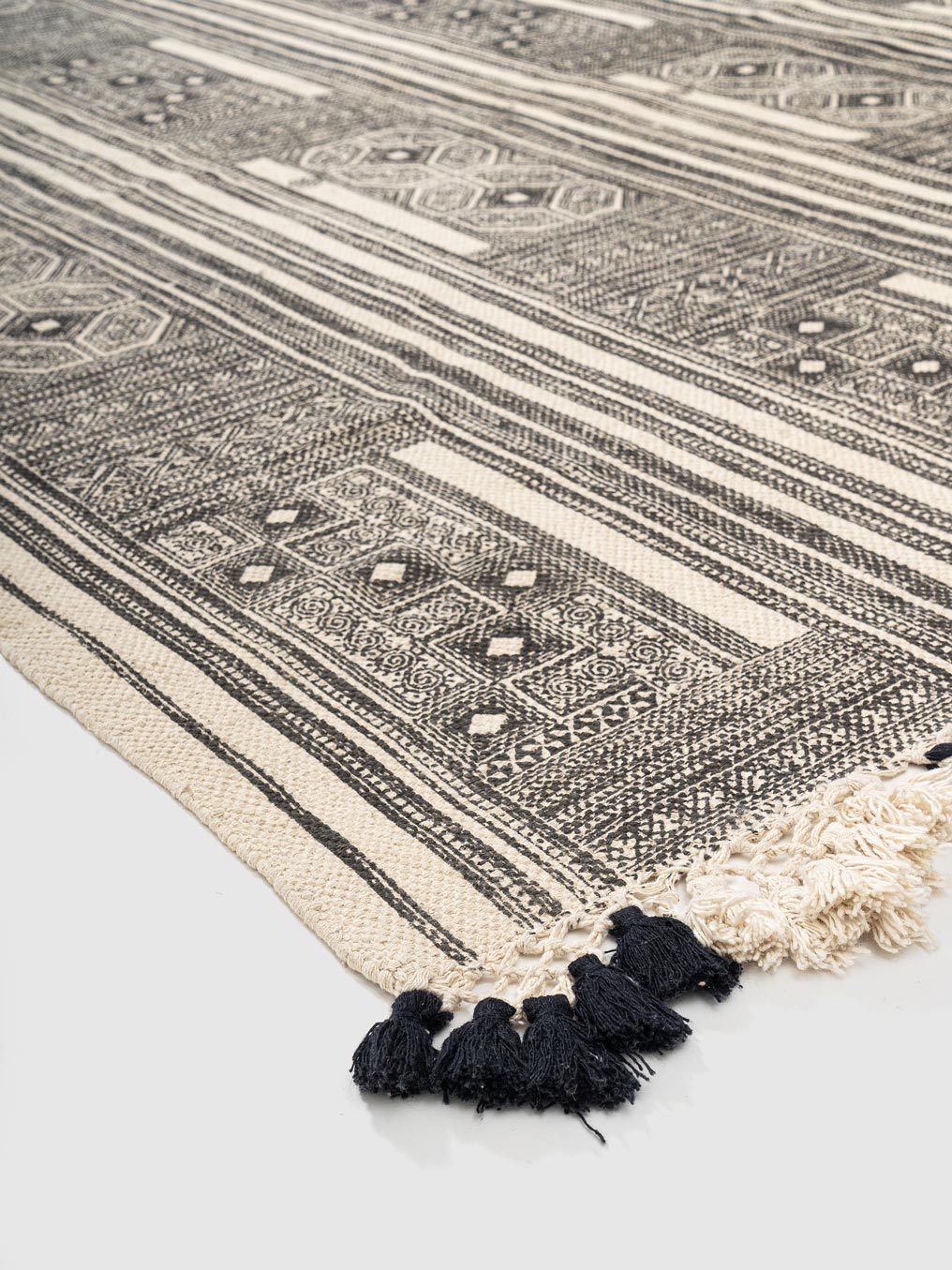 Bela Cotton Printed Rug Contrast Living
