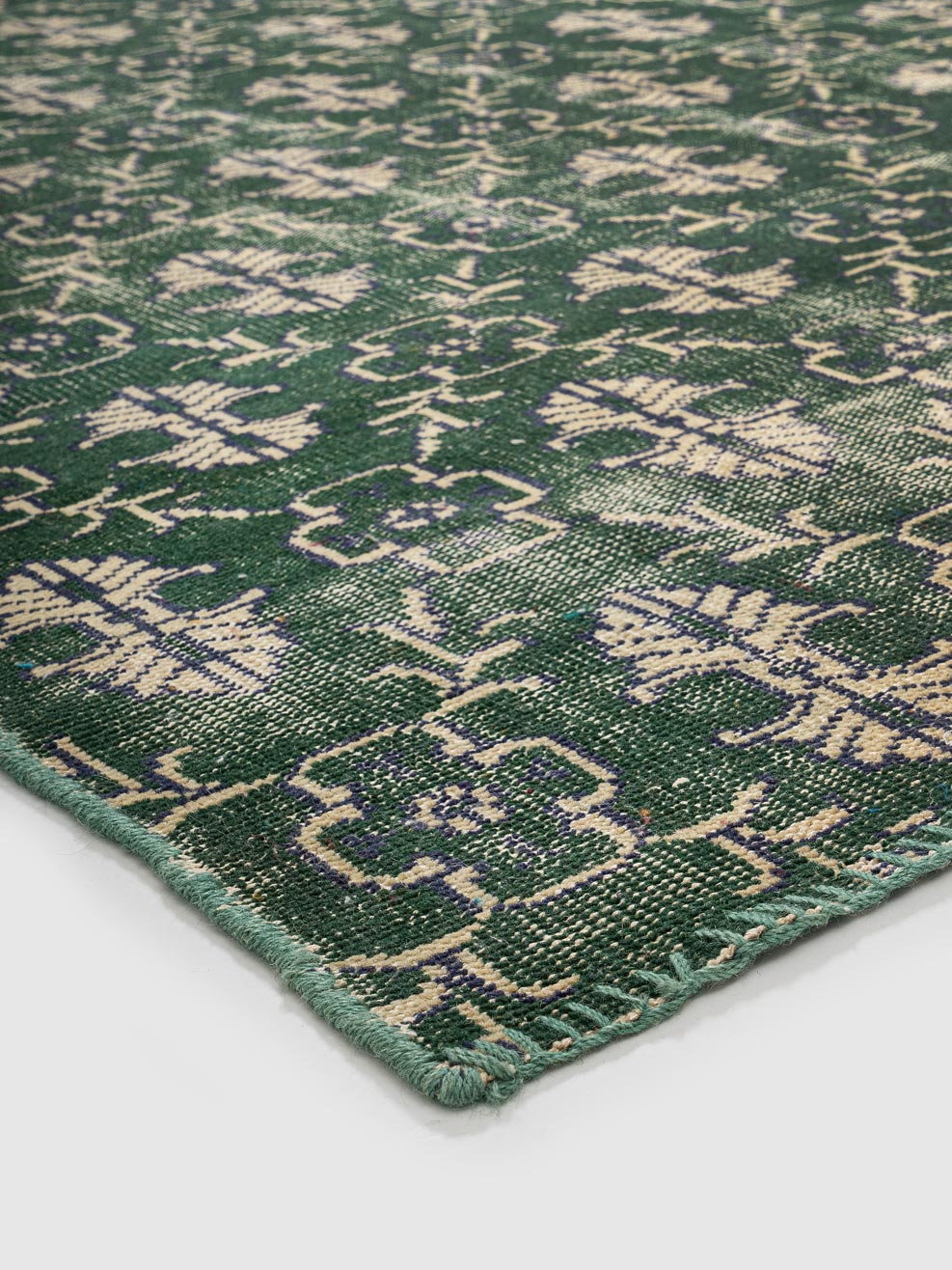 Budgam Wool Knotted Carpet Contrast Living