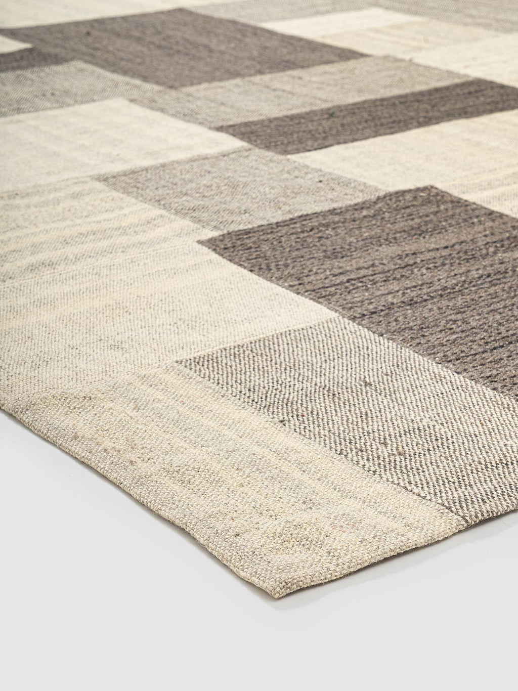 Mero Wool Patch Rug Contrast Living