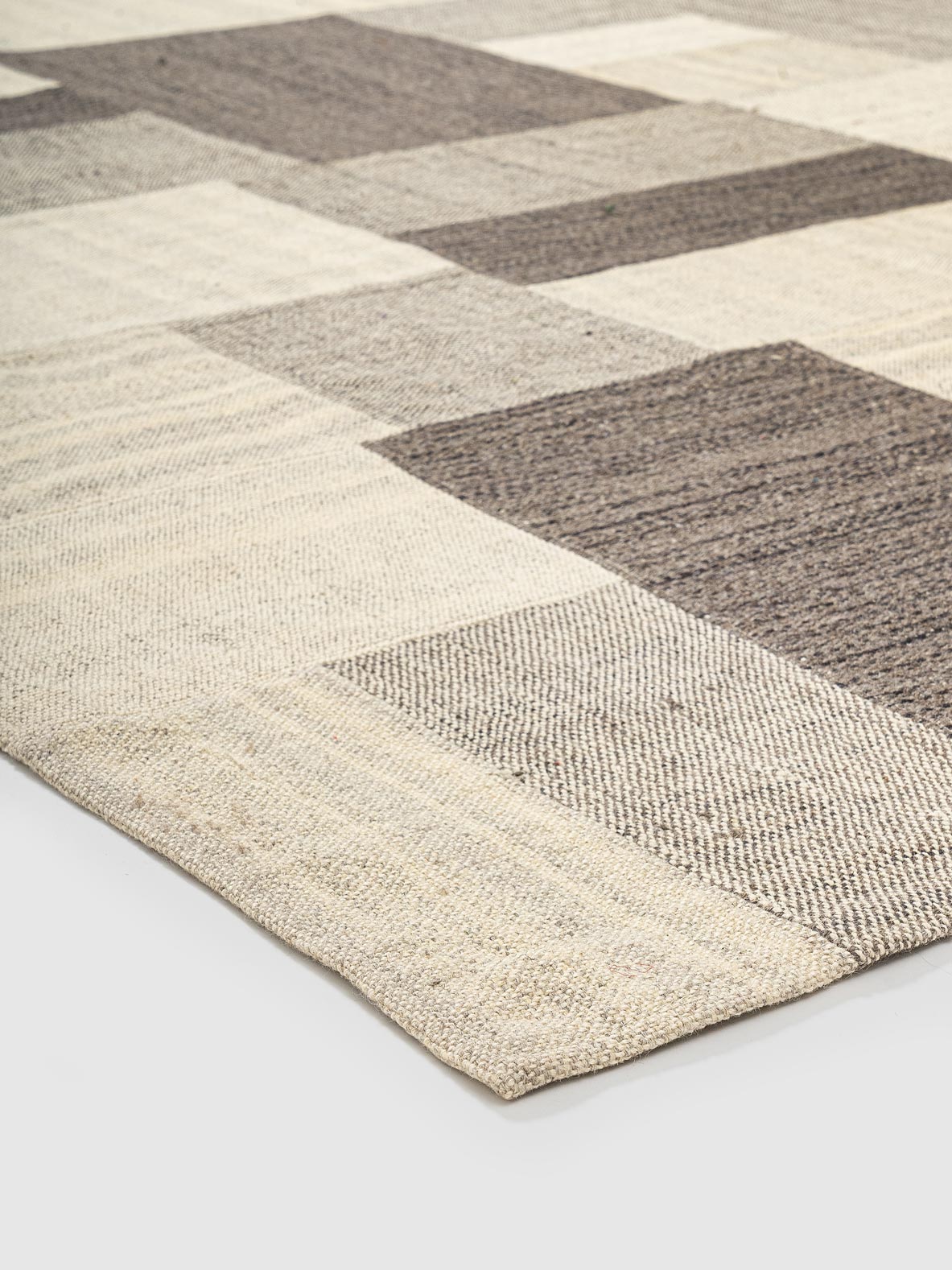 Mero Wool Patch Rug Contrast Living