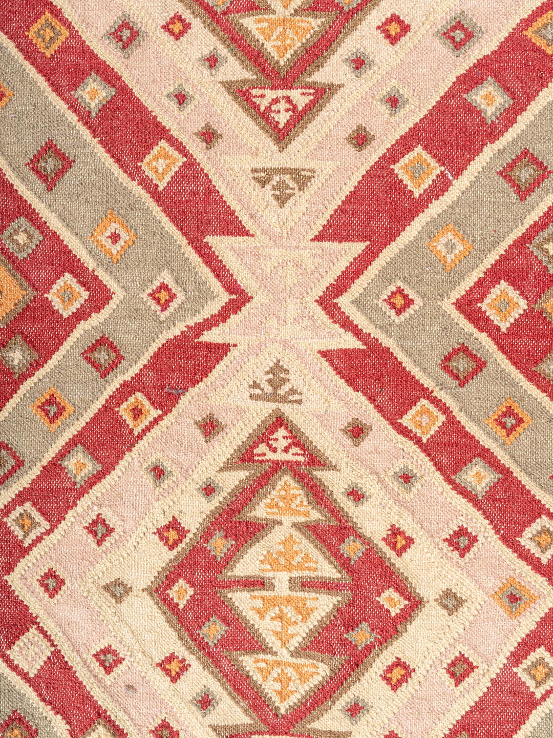 Granada Crest Jute Kilim Rug Contrast Living
